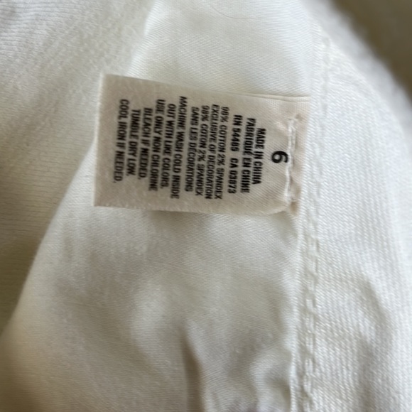 American eagle shorts color white, size 6 - Picture 3 of 4